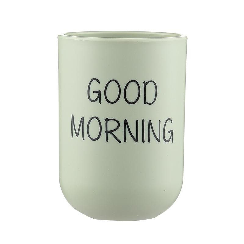 Plastična čaša s natpisom za četkice za zube