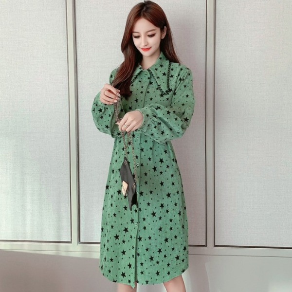 Kevadine naiste kleit puhvis varrukate ja vöörihmaga