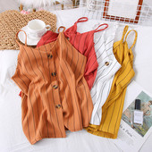 Triibuline naiste topp nööpide ja õhukeste rihmadega