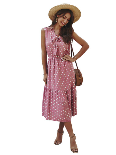 Ležerna ženska kratka haljina na točkice pogodna za proljeće i ljeto