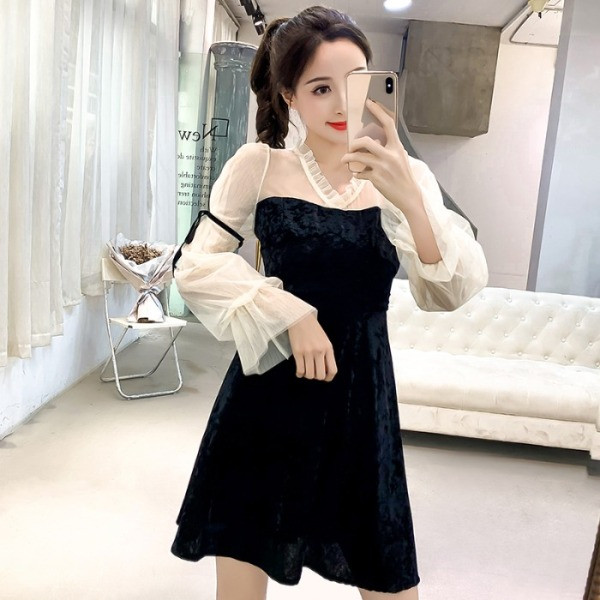 Retro sametist naiste kleit tüllvarrukate ja spitsikaelusega