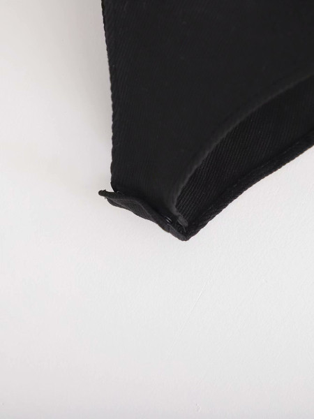 Moodne naiste must tülliga body