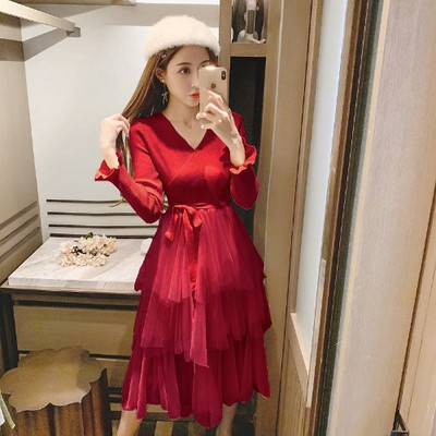 Őszi-téli kötött női ruha spitz nyakkivágással