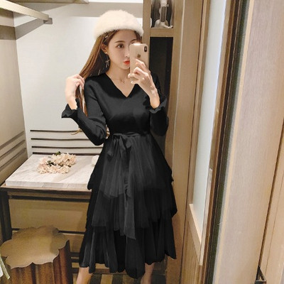 Őszi-téli kötött női ruha spitz nyakkivágással