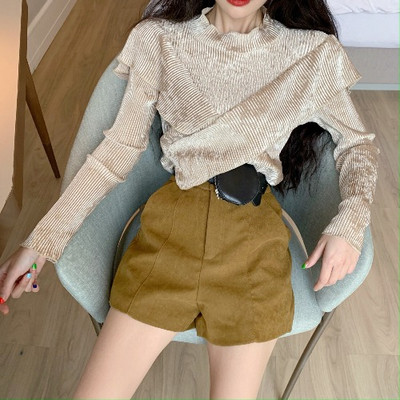 Modern női blúz kordbársonyból és fürtökből