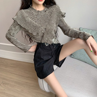 Modern női blúz kordbársonyból és fürtökből