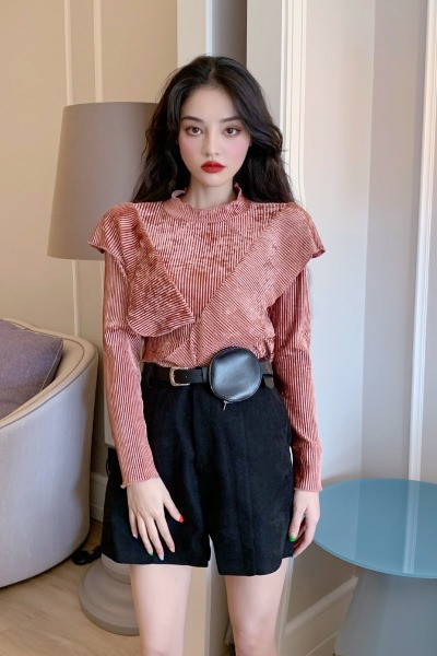 Modern női blúz kordbársonyból és fürtökből