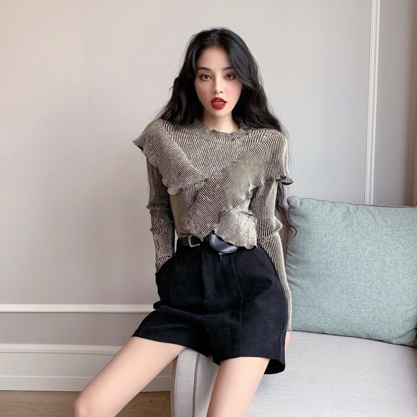 Modern női blúz kordbársonyból és fürtökből