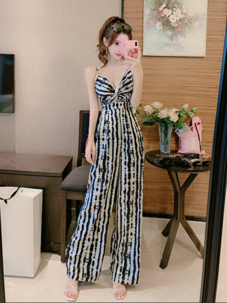 Uus mudel kevad - õhukeste rihmade ja sügava kaelusega suvine kombinesoon