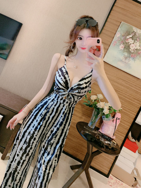 Uus mudel kevad - õhukeste rihmade ja sügava kaelusega suvine kombinesoon