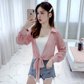 Tavaszi női ing klasszikus gallérral és fűzővel