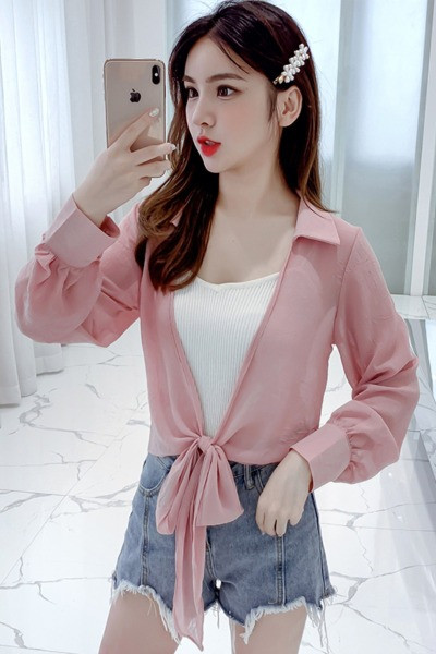 Tavaszi női ing klasszikus gallérral és fűzővel