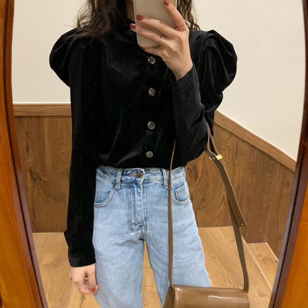 Νέο μοντέλο γυναικείο πουκάμισο με κουμπιά και βολάν μανίκι 