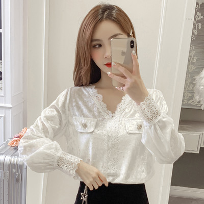 Sametist naiste särk spitsikaela ja pitsiga