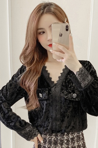 Sametist naiste särk spitsikaela ja pitsiga