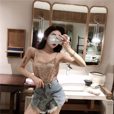 Moodne litrite ja õhukeste rihmadega naiste topp