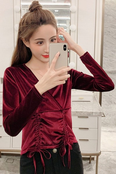 Sametist naiste pluus spits dekoltee ja lipsudega