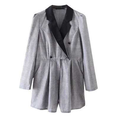 Moodne lühike naiste kombinesoon V-kaelusega ja nööpidega