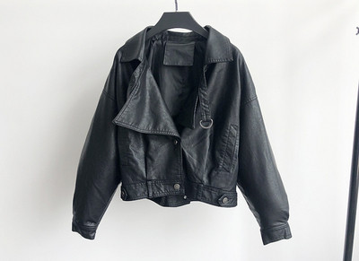 Moodne naiste lühike nööpide ja pikkade varrukatega nahktagi