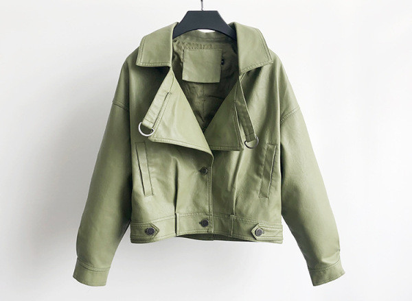 Moodne naiste lühike nööpide ja pikkade varrukatega nahktagi