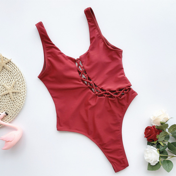 Γυναικεία μοντέρνο ολόσωμο μαγιό με φαρδιές λουρίδες