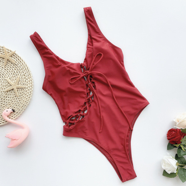 Γυναικεία μοντέρνο ολόσωμο μαγιό με φαρδιές λουρίδες