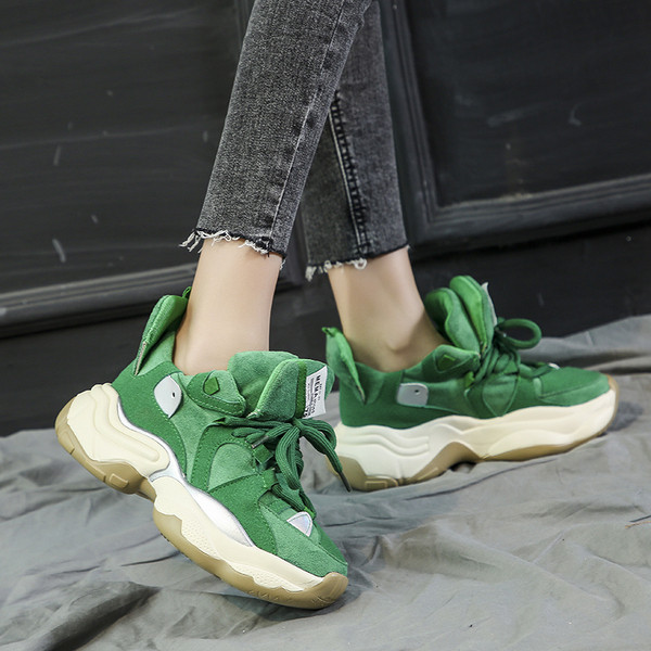 Öko-seemisnahast valmistatud vabaaja kõrge tallaga naiste tossud