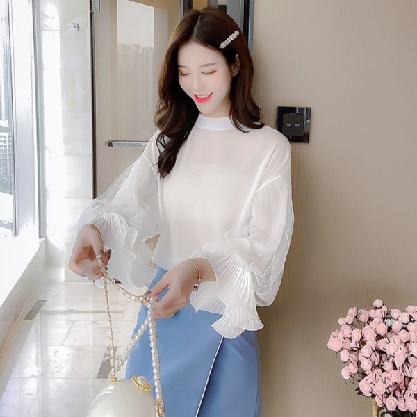 Γυναικεία μπλούζα σιφόν με χαμηλό γιακά και φαρδιά μανίκια