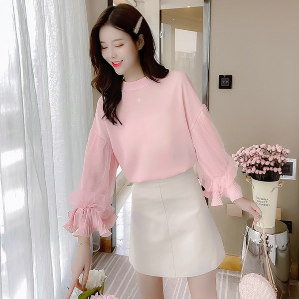 Γυναικεία μπλούζα σιφόν με χαμηλό γιακά και φαρδιά μανίκια