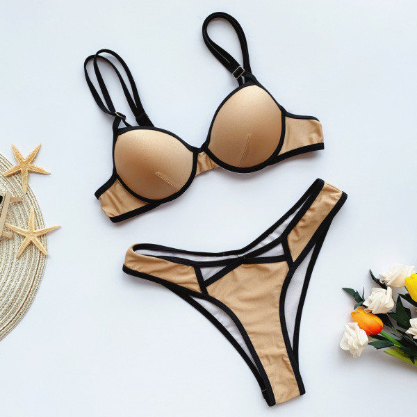 Γυναικεία μαγιό με κομμένα κομμάτια και λεπτές λουρίδες