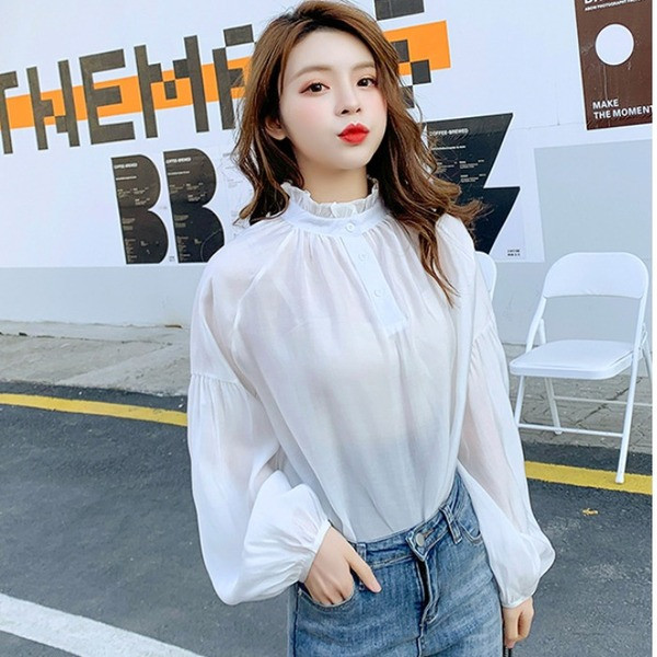 Uue mudeli laiade varrukate ja madala kraega naiste särk