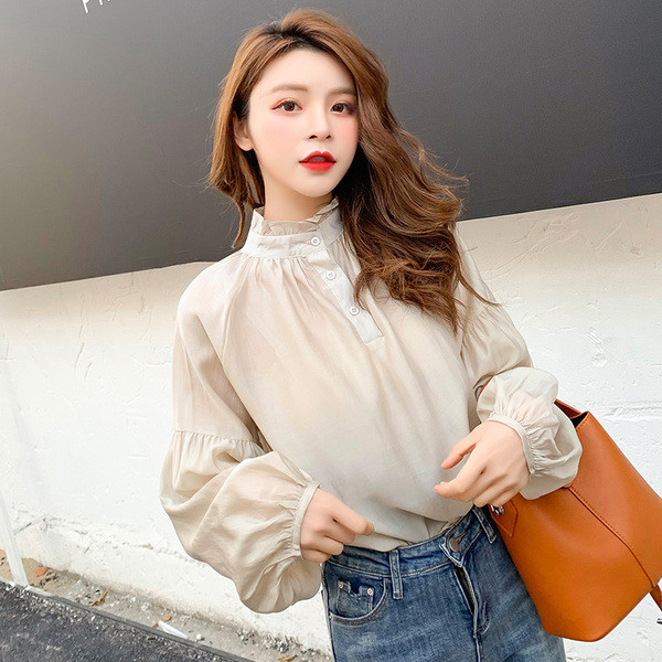 Uue mudeli laiade varrukate ja madala kraega naiste särk