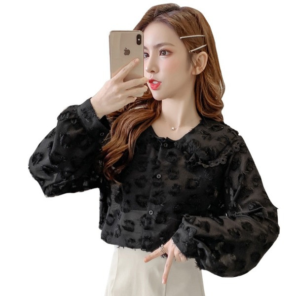 Moodne pikkade varrukate ja ümara kaelusega naiste särk