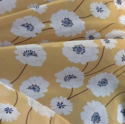 Vabaaja naiste lühike kleidi väljalõikega mudel pikkade varrukatega