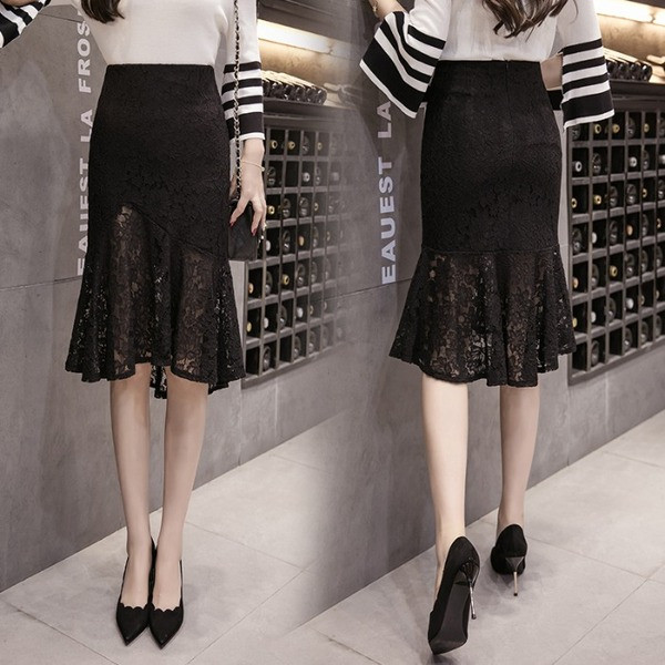 Moodne naiste kõrge vöökoha ja pitsiga must seelik