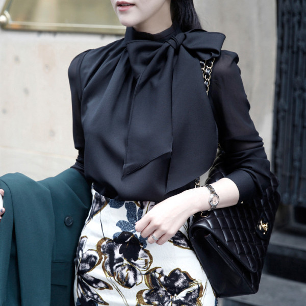 Modern női ing hosszú ujjal és szalaggal