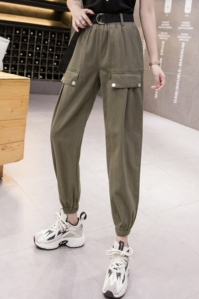 Moodsad kõrge vöökohaga naiste püksid – sirge mudel