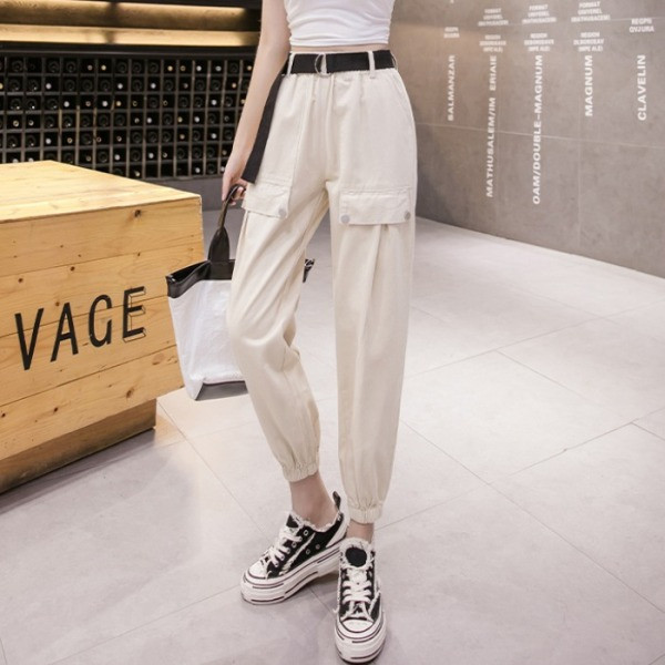 Moodsad kõrge vöökohaga naiste püksid – sirge mudel