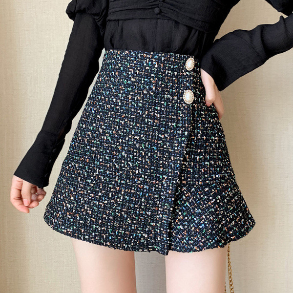 Lühike kõrge vöökoha ja nööpidega naiste seelik – pärlid