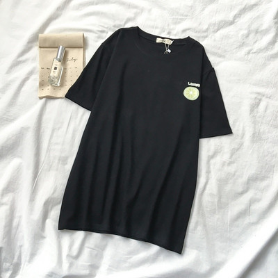 Alkalmi női póló rövid ujjal és rátéttel