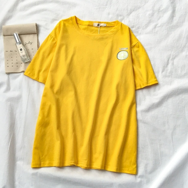 Alkalmi női póló rövid ujjal és rátéttel