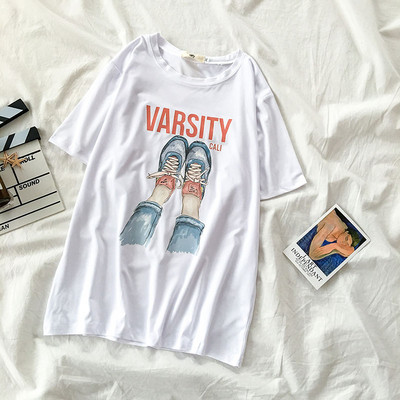 Naiste lai ovaalse dekoltee ja aplikatsiooniga T-särgi mudel