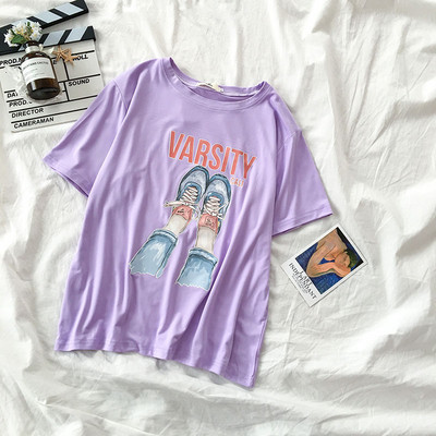 Naiste lai ovaalse dekoltee ja aplikatsiooniga T-särgi mudel