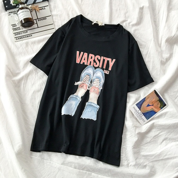 Naiste lai ovaalse dekoltee ja aplikatsiooniga T-särgi mudel