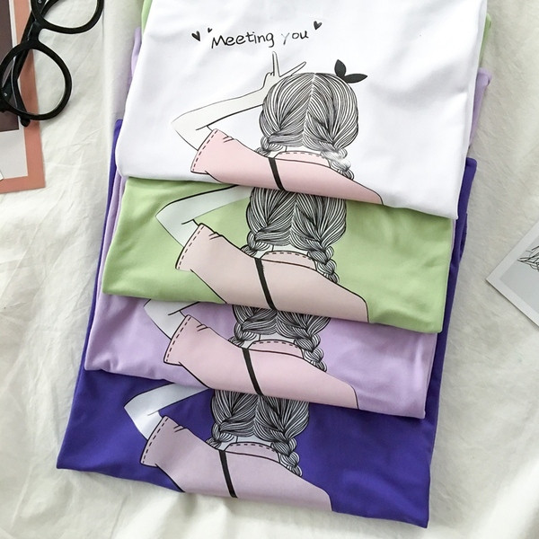 Alkalmi női póló rátéttel és ovális nyakkivágással