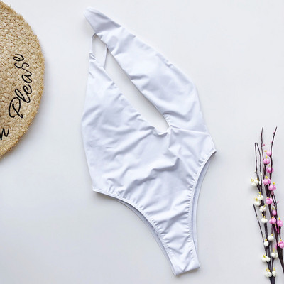 Moderan kupaći kostim s dubokim dekolteom i izrezanim leđima