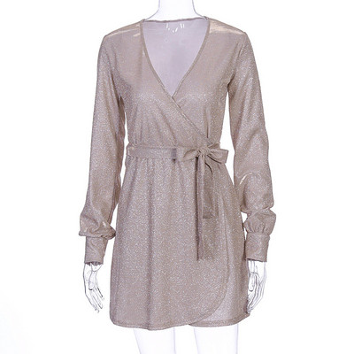 Moodne naiste lühike kleit pikkade varrukate ja sügava kaelusega