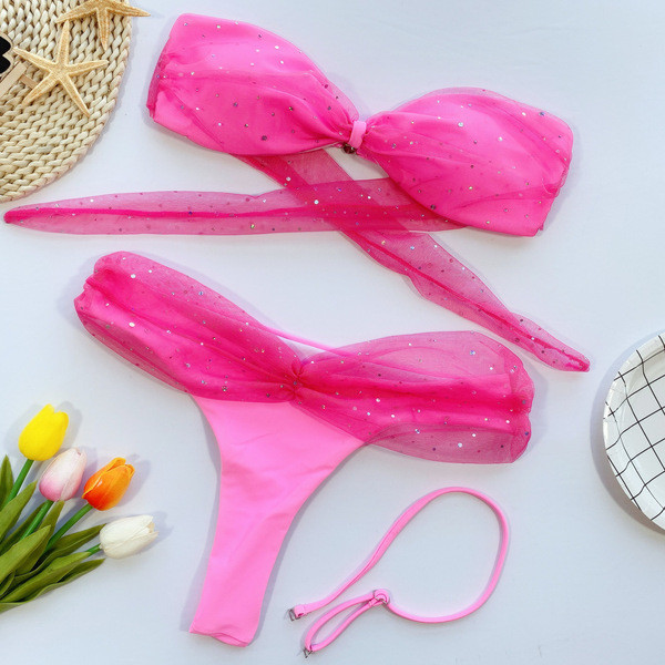 Ružičasti dvodijelni kupaći kostim s tilom i kamenčićima