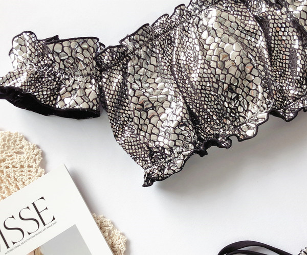 Modern kétrészes fürdőruha ejtett ujjú állatmintával