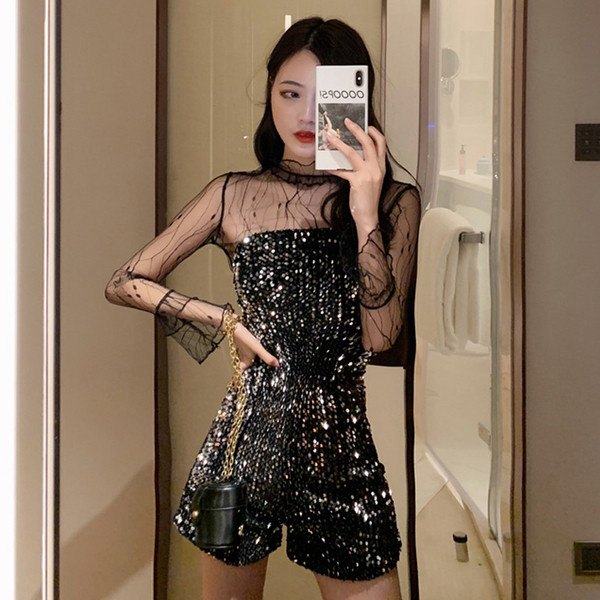 Stílusos női overál hosszú ujjal és flitterekkel